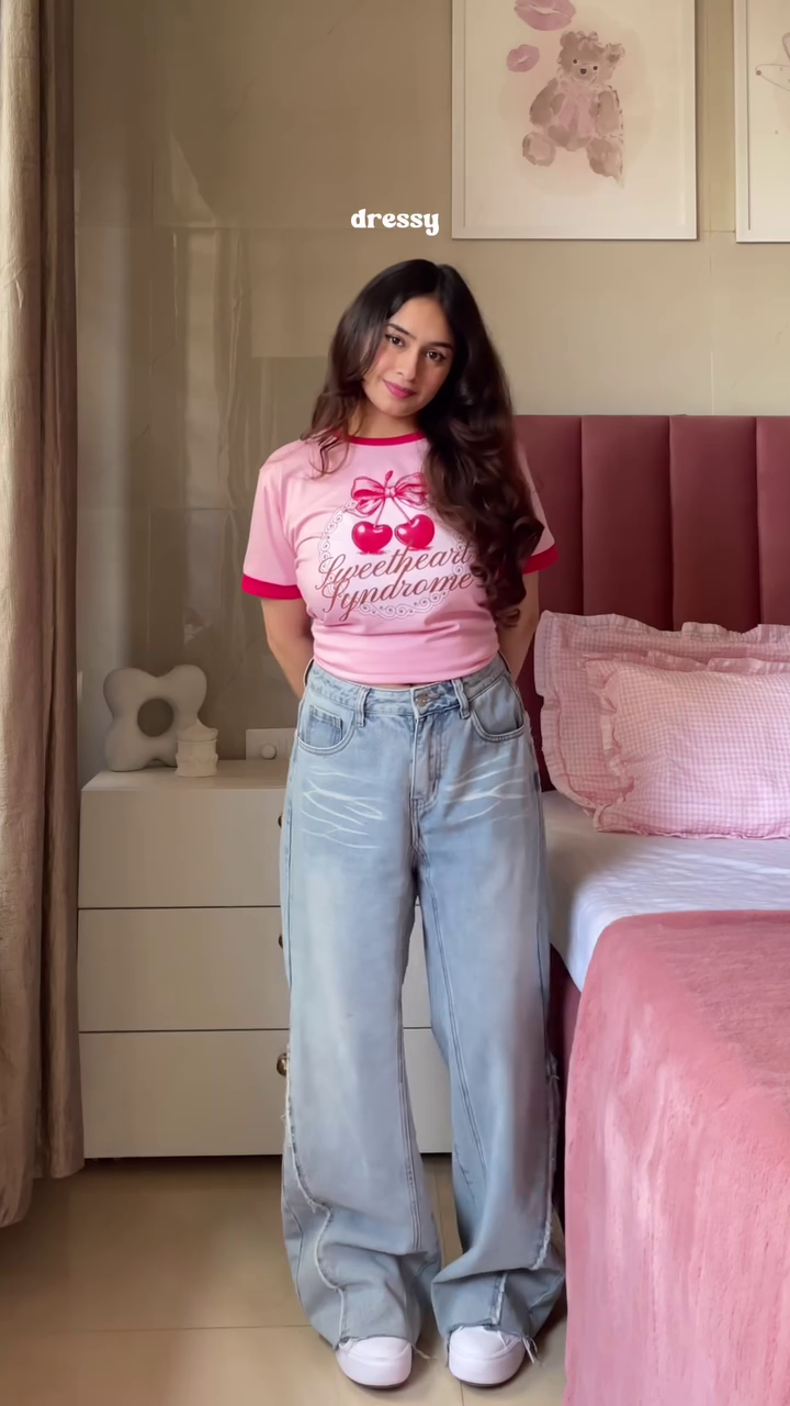 5 Essential Jeans Every Girl Needs in Her Closet 👖✨ - Image 3