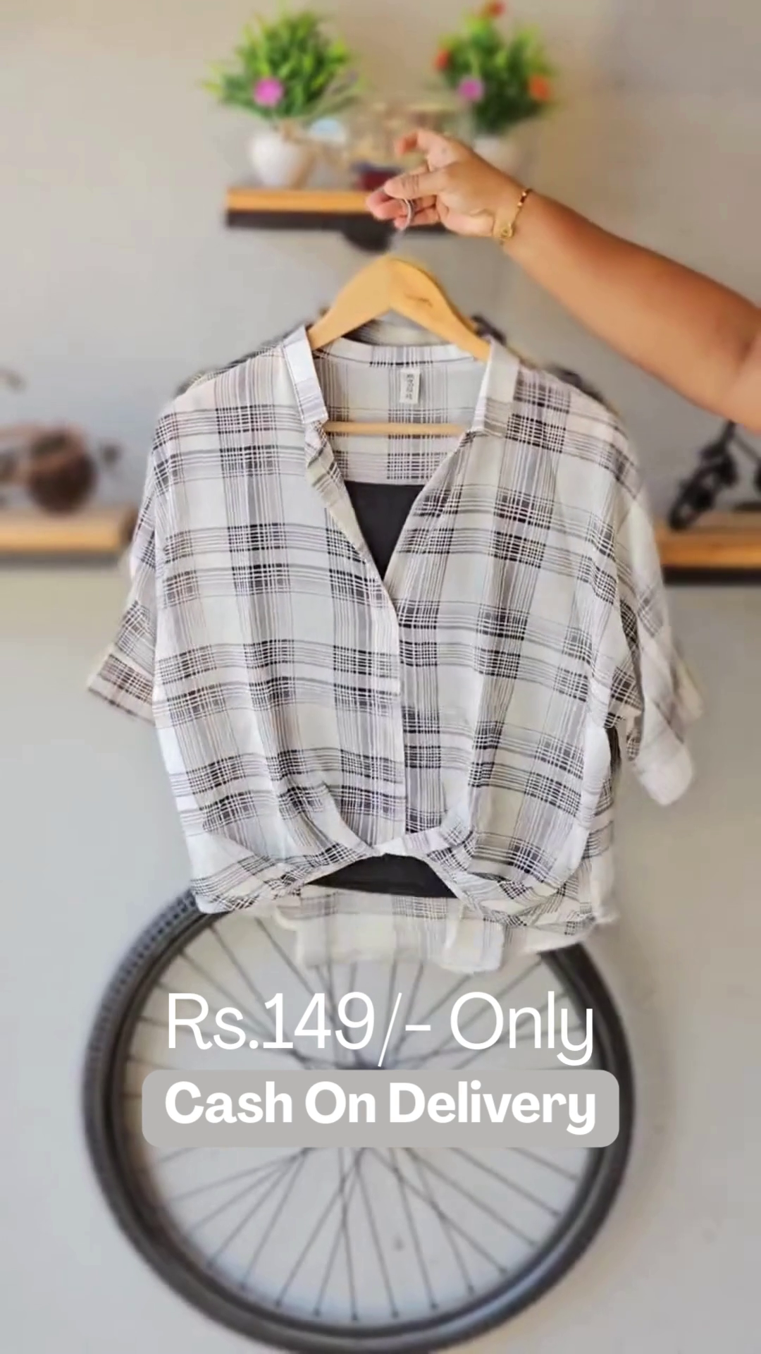 Casual Women’s Oversized Plaid Button-Down Shirt with Roll-Up Sleeves – Lightweight Summer Cotton Check Shirt for Everyday Wear - Image 5